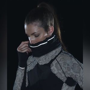 Lululemon Run Fast Neck Warmer Scarf Hat * Lights Out Reptile Black * Face Mask